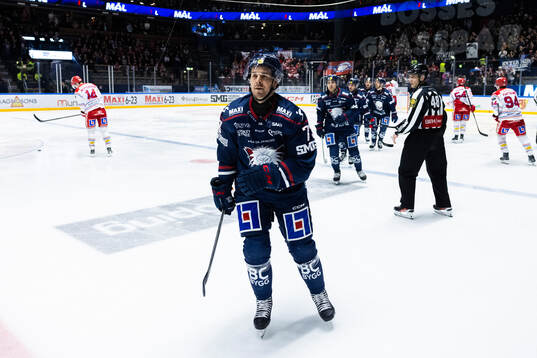 Linköpings Nicholas Shore jublar