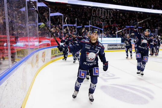 Linköpings Linus Hultström jublar