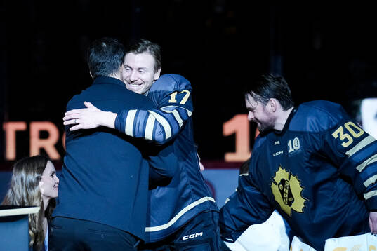 Skellefteås Pär Lindholm och målvakt Gustaf Lindvall