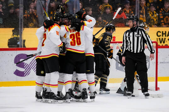 Brynäs Linus Ölund jublar