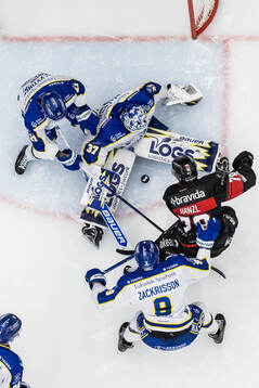 Leksands Joonas Lyytinen och Leksands målvakt Jakob