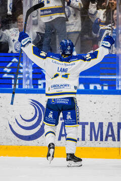 Leksands Oskar Lang jublar