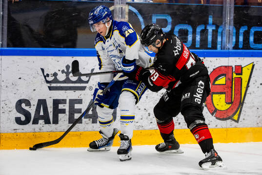 Leksands Justin Glenn Kloos och ???under ishockeymatchen i