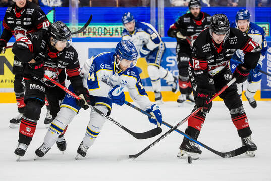 Malmö Redhawks Henrik Haapala och Leksands Oskar Lang och