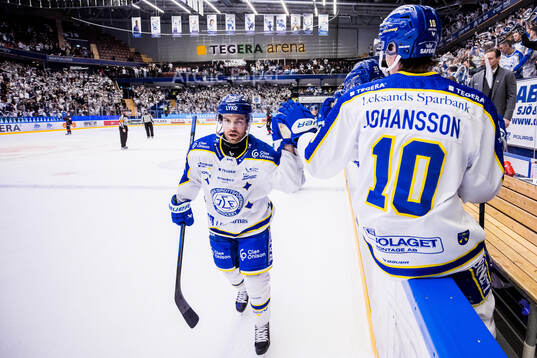 Leksands Oskar Lang jublar
