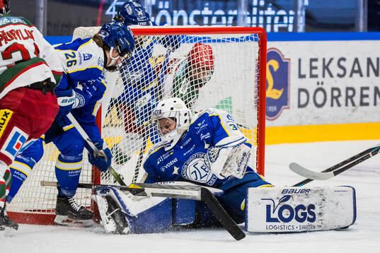 Leksands Vilma Nilsson och målvakt Emma Polusny