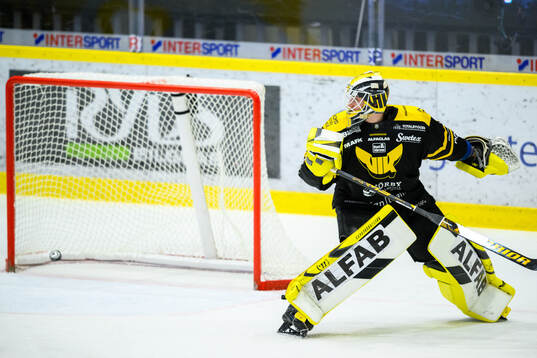 Västerås målvakt Rasmus Korhonen deppar