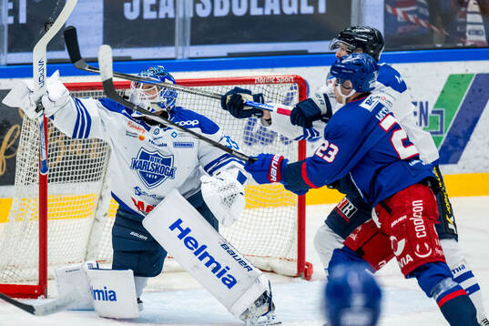Karlskogas målvakt Lars Volden och Oskarshamns Gustaf