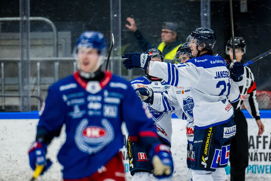 Karlskogas Christoffer Jansson jublar