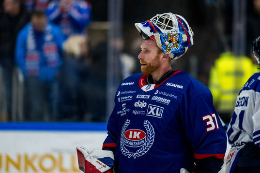 Oskarshamns målvakt Evan Cowley deppar