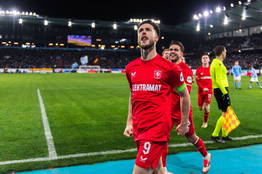Ricky van Wolfswinkel of Twente celebrates