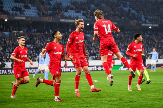 Sem Steijn of Twente celebrates