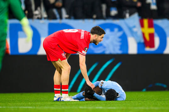 Ricky van Wolfswinkel of Twente and Taha Ali of Malmö FF