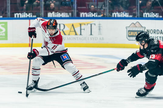 Örebros Kalle Kossila och Malmö Redhawks Fredrik