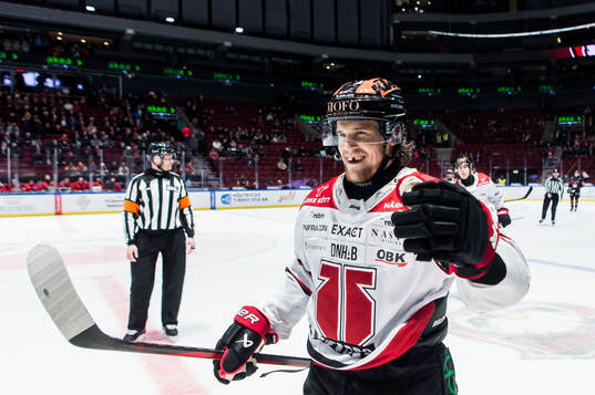 Örebros William Wikman jublar
