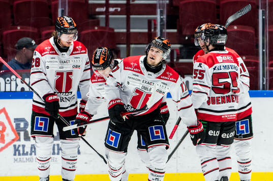 Örebros William Wikman jublar