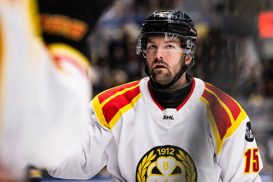 Brynäs Simon Bertilsson jublar