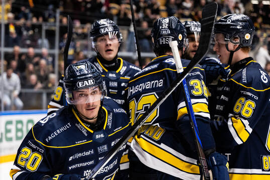 HV71s Andre Petersson jublar
