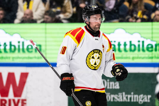 Brynäs Johan Larsson jublar
