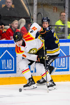 Brynäs Axel Andersson och HV71s Jamiro Reber