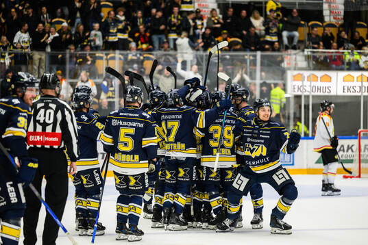 HV71s  spelare jublar