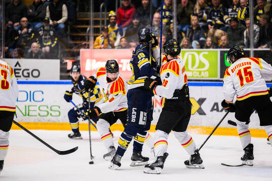 HV71s Henrik Borgström och Brynäs Axel Andersson