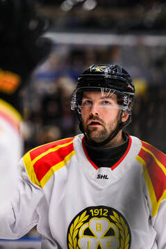 Brynäs Simon Bertilsson jublar