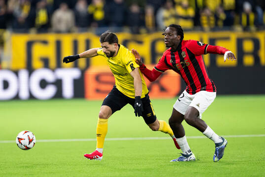 Arber Zeneli of Elfsborg and Yael Nandjou of Nice