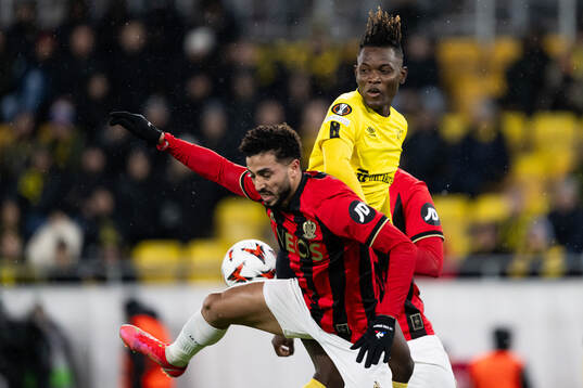 Mohamed Abdelmonem of Nice and Jalal Abdullai of Elfsborg