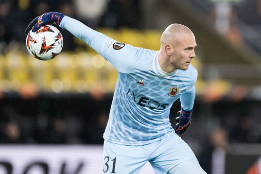 Goalkeeper Maxime Dupé of Nice