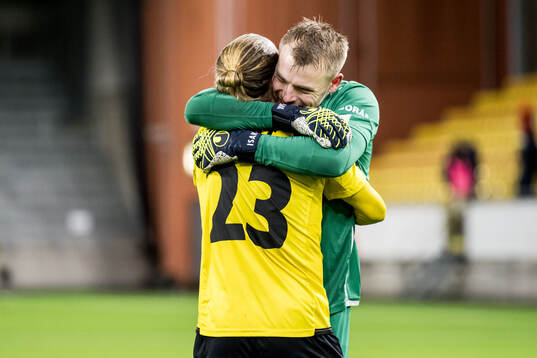 Niklas Hult and goalkeeper Isak Pettersson of Elfsborg