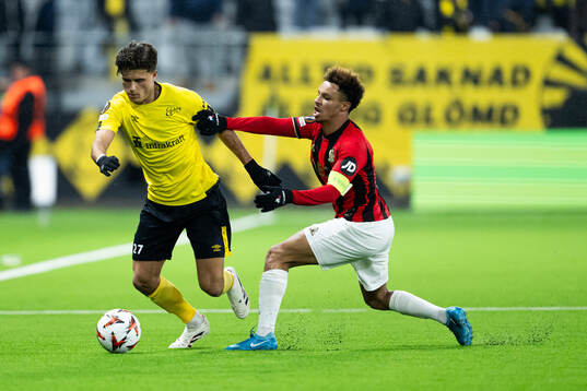 Besfort Zeneli of Elfsborg and Sofiane Diop of Nice