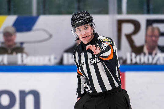 Domare Alexander Österberg dömmer mål
