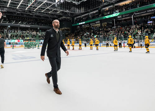 Rögles assisterande tränare Taylor Matson