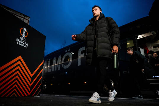 Colin Rösler of Malmö FF arrives to the stadium