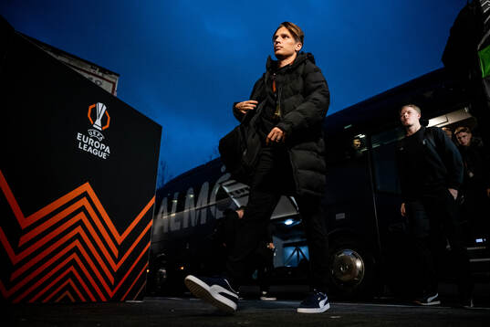 Jens Stryger Larsen of Malmö FF arrives to the stadium