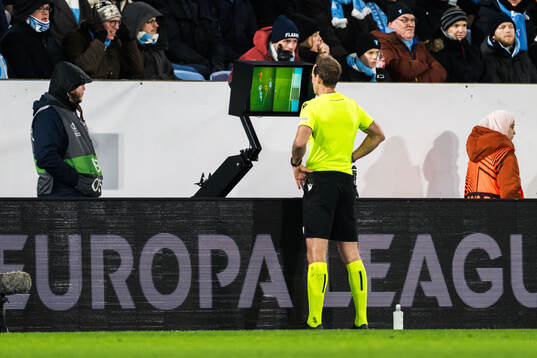 Referee Sascha Stegemann at a VAR situation