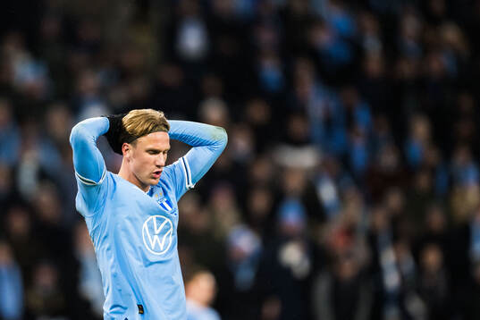 Erik Botheim of Malmö FF looks dejected