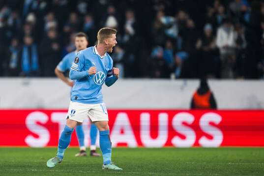 Anders Christiansen of Malmö FF celebrates