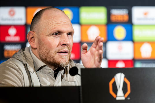 Head coach Joseph Oosting of Twente