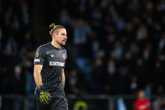 goalkeeper Lars Unnerstall of Twente
