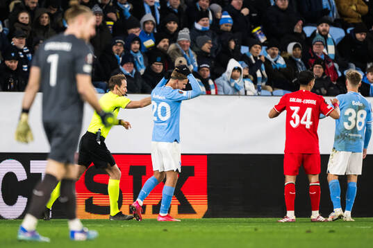 Erik Botheim of Malmö FF looks dejected