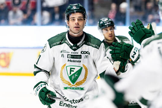 Färjestads Viktor Lodin jublar