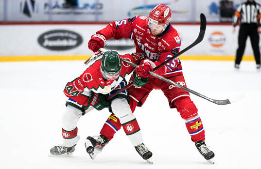 Frölundas Noah Dower Nilsson och Timrås Linus Nässén