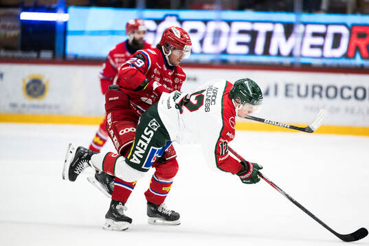 Timrås Filip Hållander och Frölundas Max Friberg