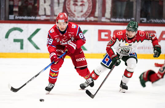 Timrås Oliver Kapanen och Frölundas Isac Born