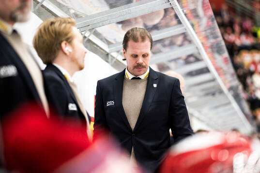 Timrås tränare Olli Jokinen deppar