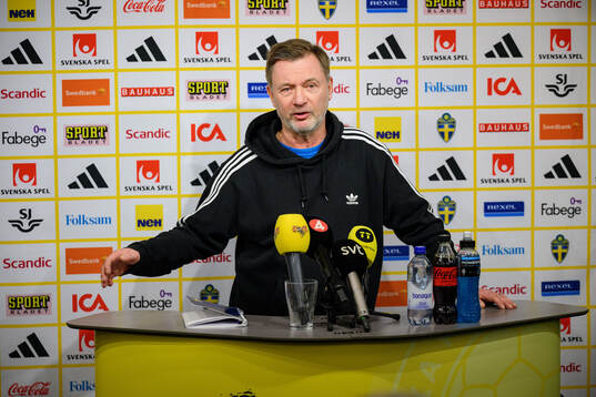 Head coach Peter Gerhardsson of Sweden