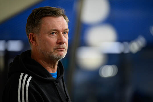 Head coach Peter Gerhardsson of Sweden