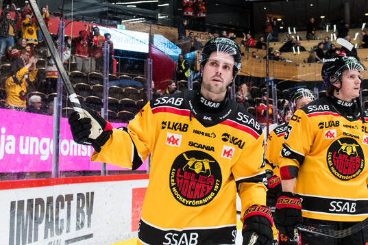 Luleås Mathias Bromé jublar